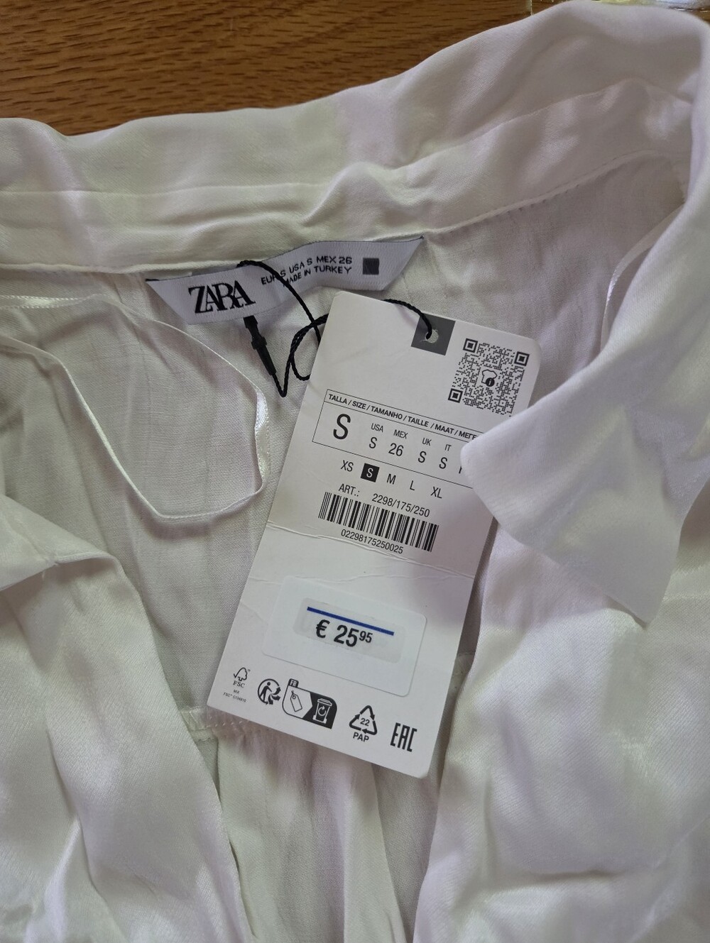 Zara Satin Effect Cropped Button Front Blouse Pearl White NWT S - Picture 2 of 4